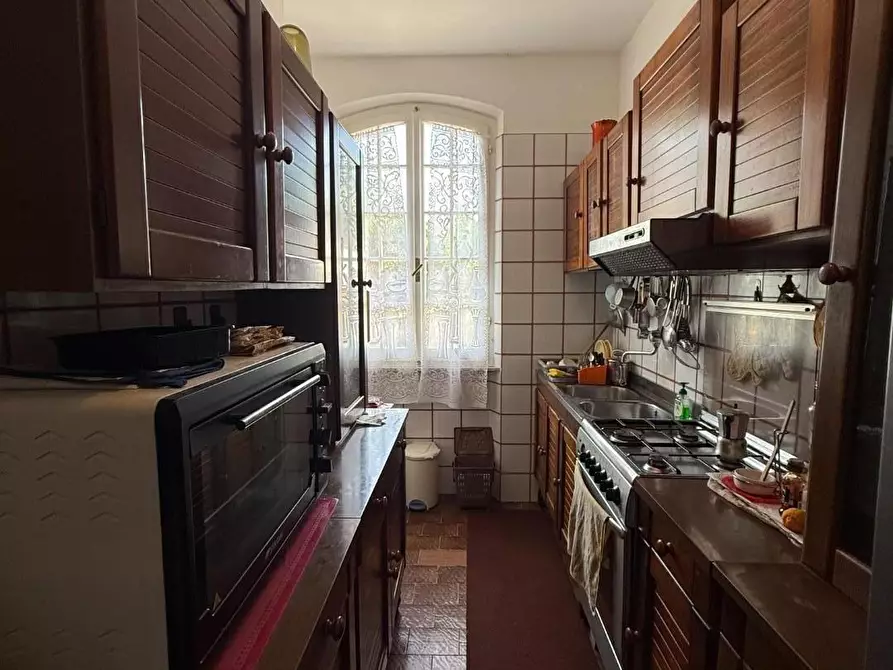 Immagine 22 di Villa in vendita  a Massa