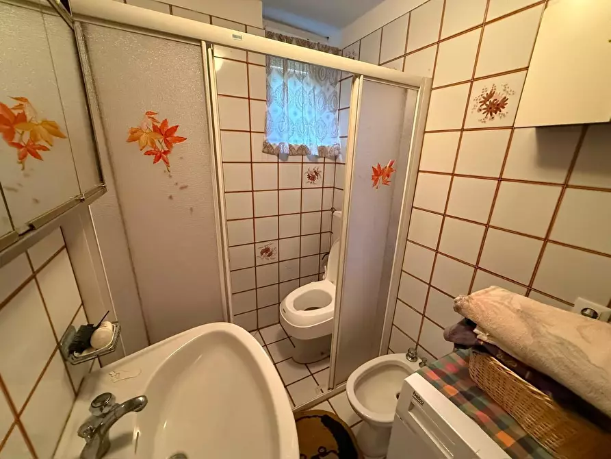 Immagine 32 di Villa in vendita  a Massa