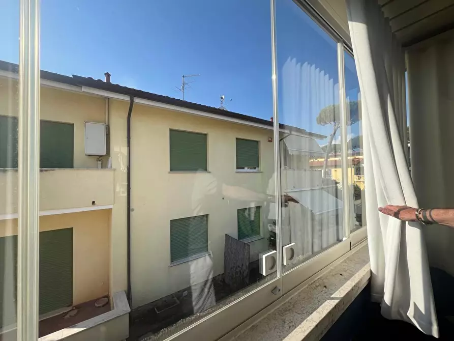 Immagine 17 di Appartamento in vendita  a Camaiore