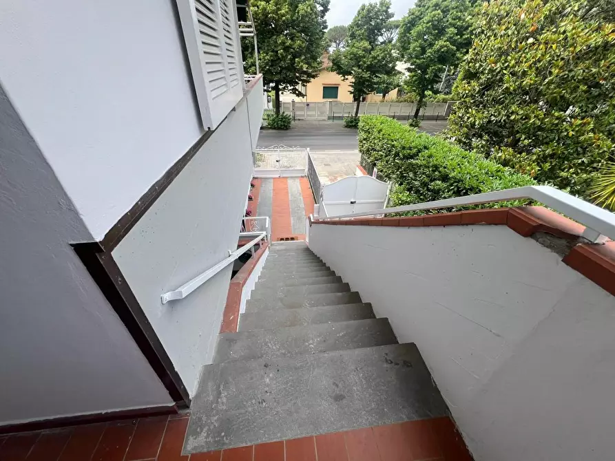 Immagine 5 di Mansarda in vendita  a Camaiore