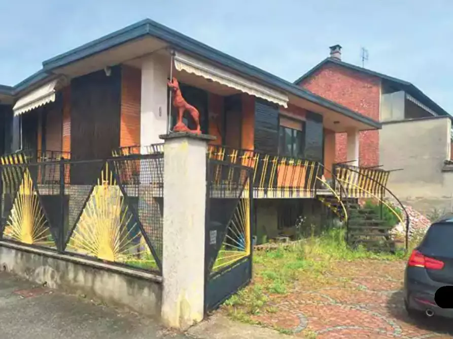 Immagine 1 di Villa in vendita  a Montanaro