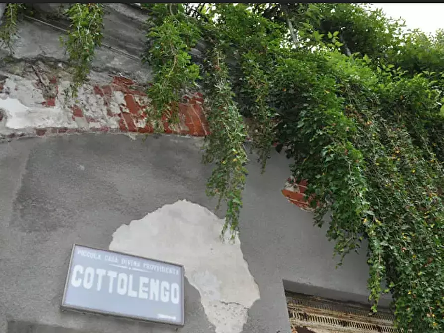 Immagine 3 di Palazzo in vendita  a Lanzo Torinese
