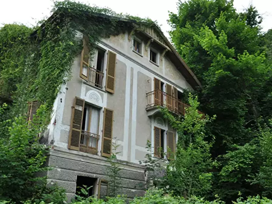 Immagine 3 di Villa in vendita  a Lanzo Torinese