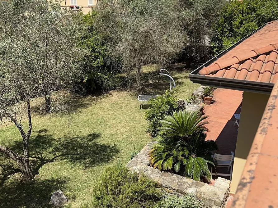 Immagine 33 di Villa in vendita  a Carrara