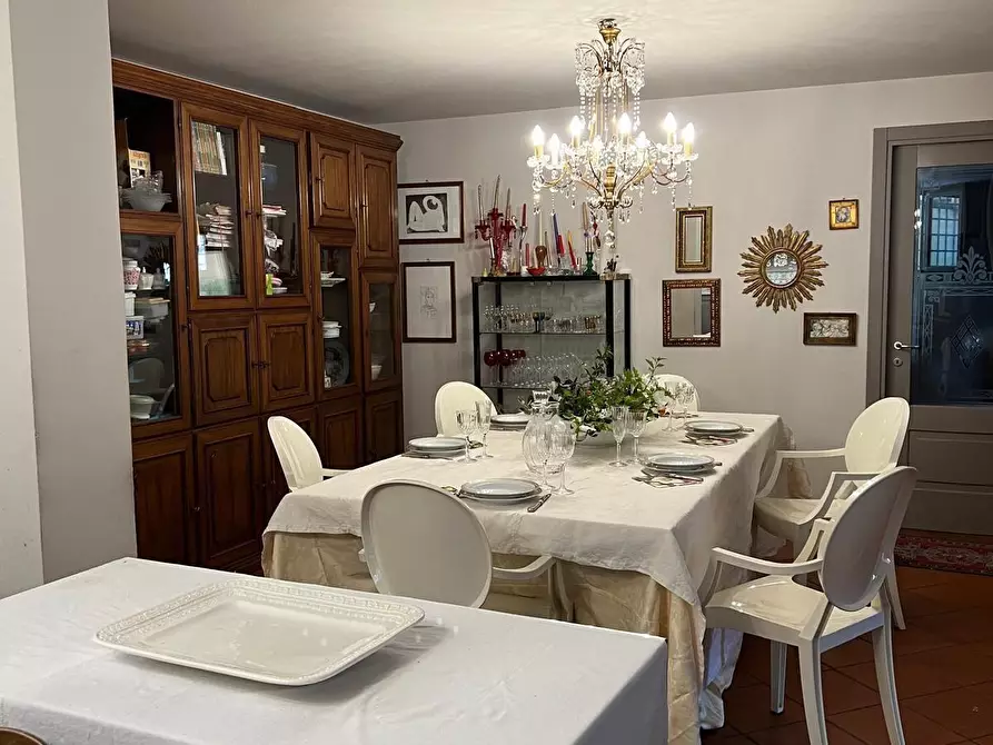 Immagine 31 di Villa in vendita  a Carrara