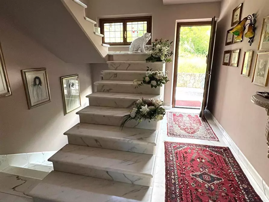 Immagine 20 di Villa in vendita  a Carrara