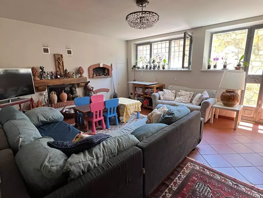 Immagine 29 di Villa in vendita  a Carrara