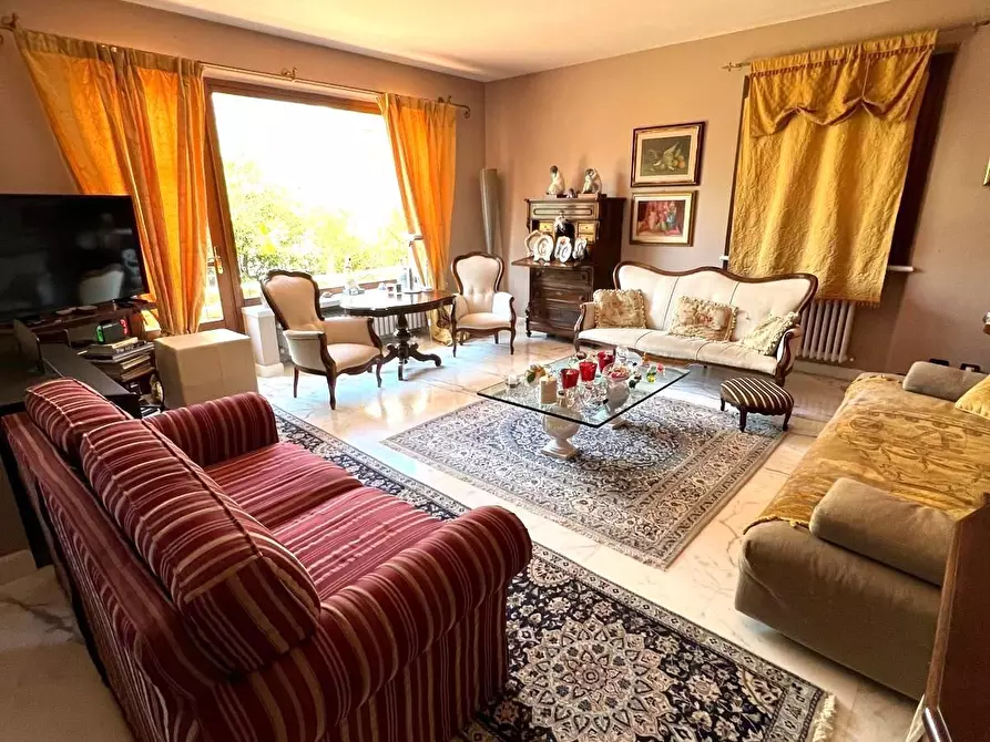 Immagine 13 di Villa in vendita  a Carrara
