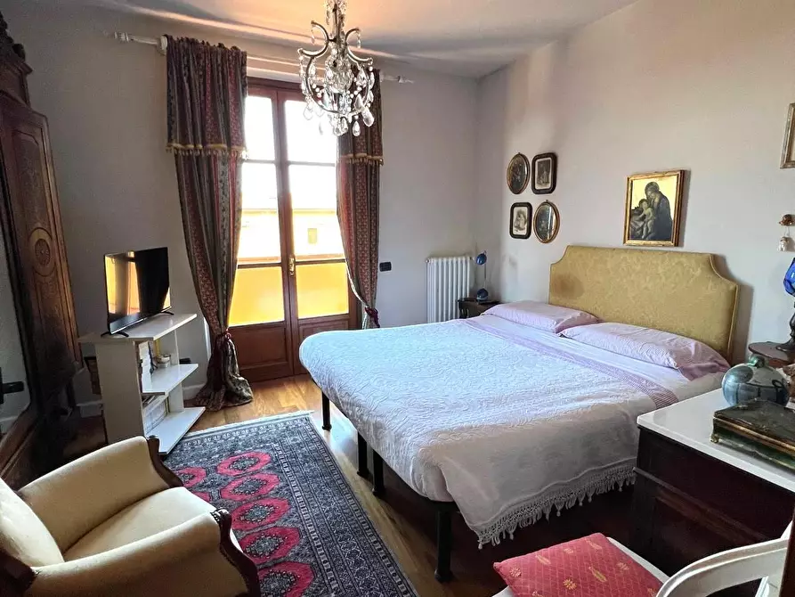 Immagine 26 di Villa in vendita  a Carrara