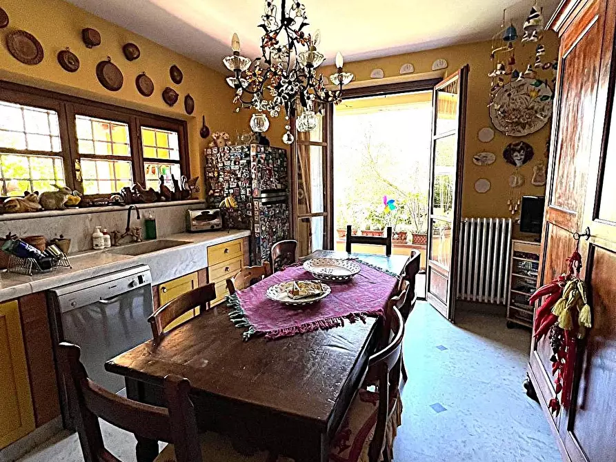Immagine 15 di Villa in vendita  a Carrara