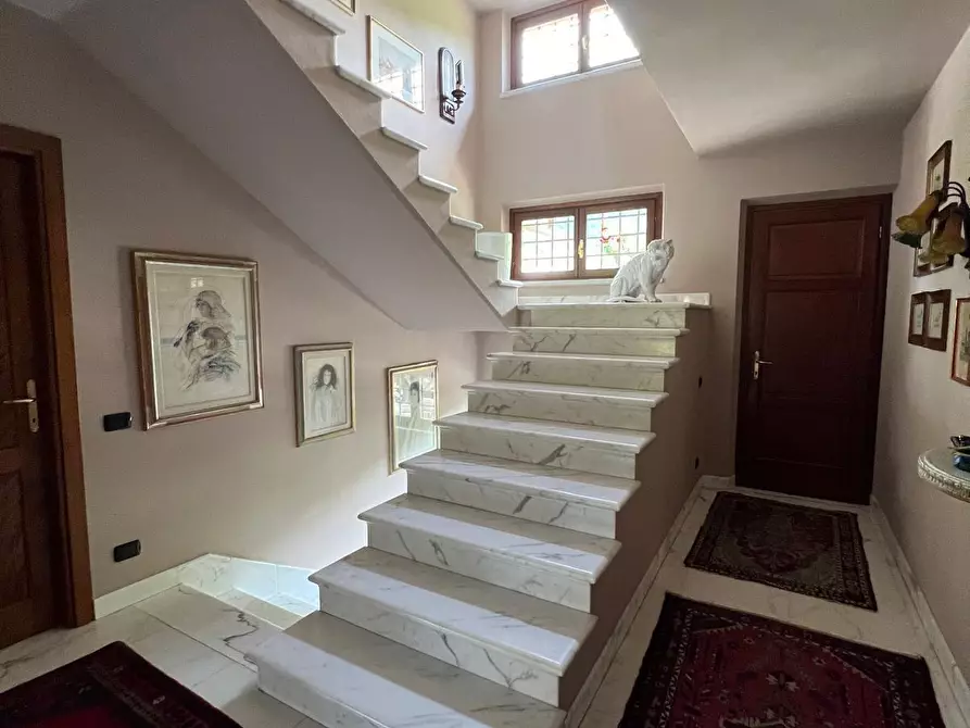 Immagine 22 di Villa in vendita  a Carrara