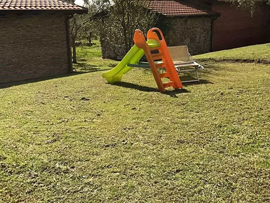 Immagine 9 di Villa in vendita  a Carrara