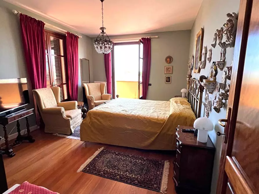 Immagine 23 di Villa in vendita  a Carrara