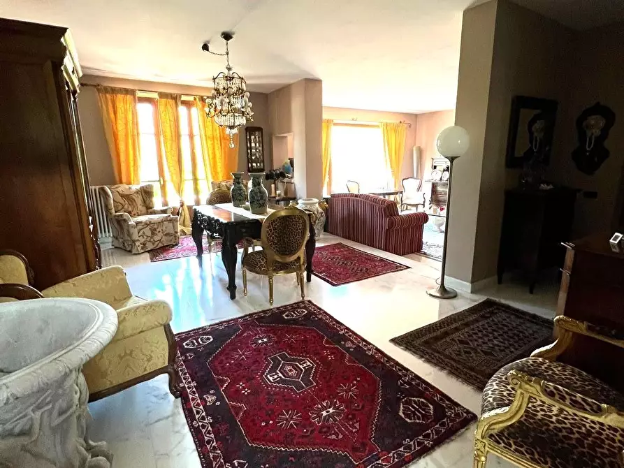 Immagine 12 di Villa in vendita  a Carrara