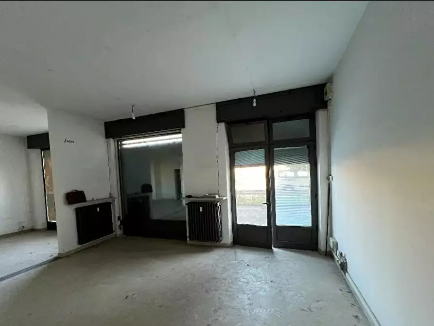 Immagine 2 di Ufficio in vendita  a Chivasso