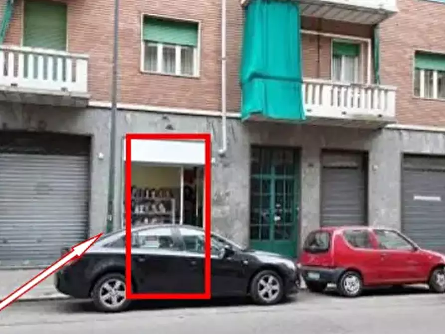 Immagine 1 di Negozio in vendita  a Torino