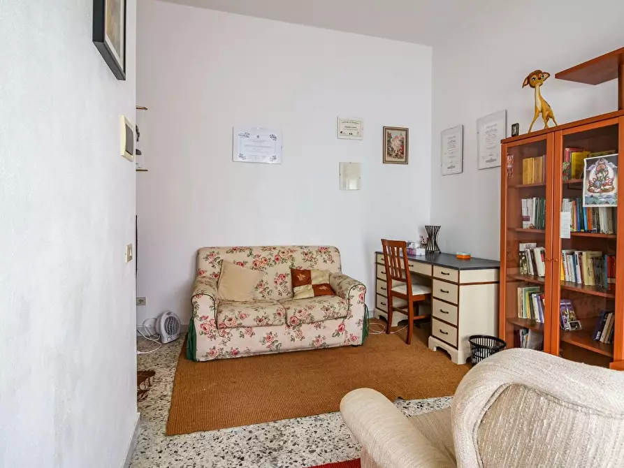 Immagine 7 di Locale commerciale in affitto  a Pisa