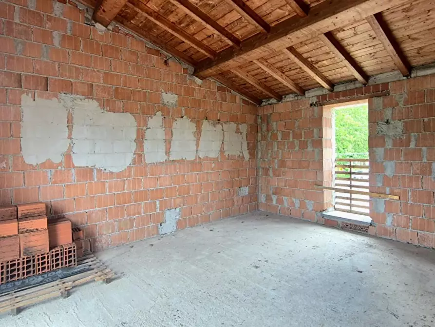 Immagine 27 di Villa in vendita  a Capannori