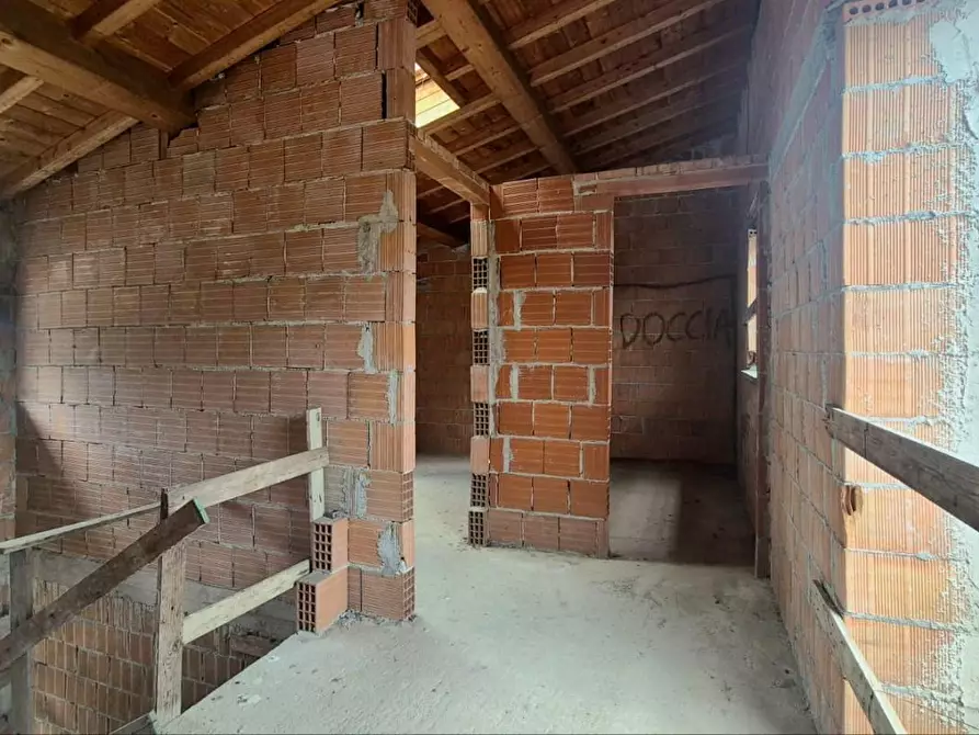 Immagine 25 di Villa in vendita  a Capannori