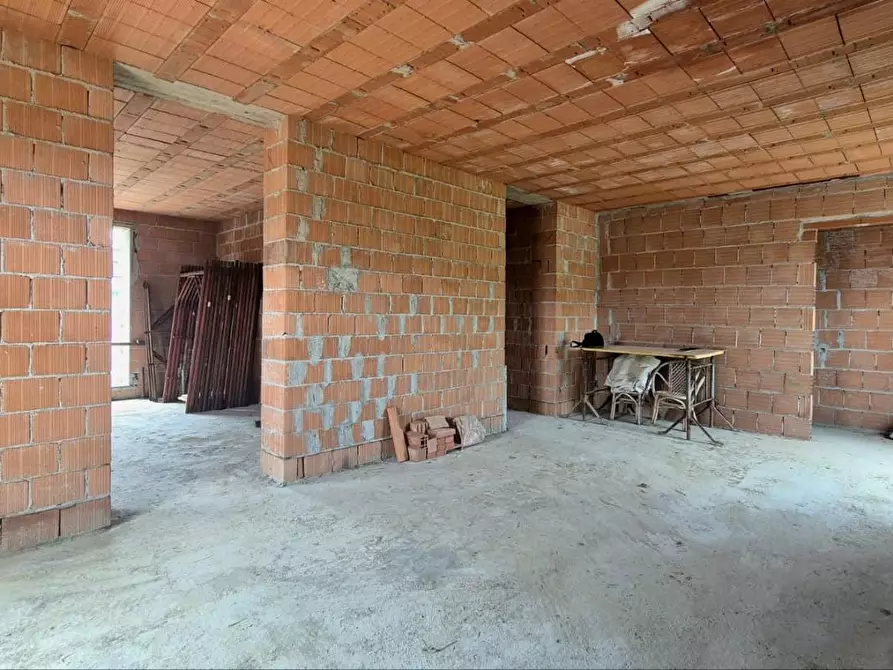 Immagine 17 di Villa in vendita  a Capannori
