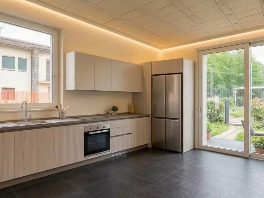 Immagine 6 di Villa in vendita  a Capannori