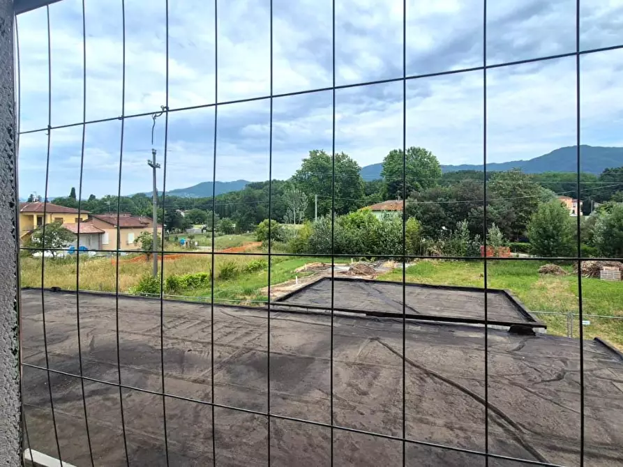Immagine 26 di Villa in vendita  a Capannori