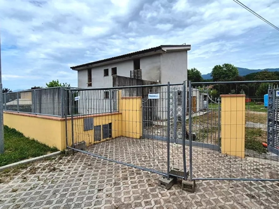 Immagine 9 di Villa in vendita  a Capannori