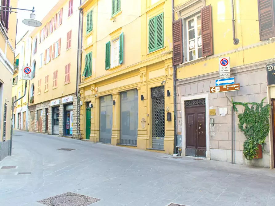 Immagine 25 di Appartamento in vendita  a Massa