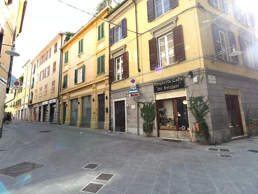 Immagine 1 di Appartamento in vendita  a Massa