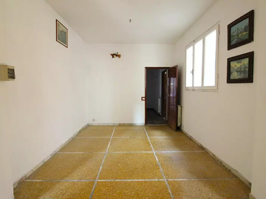 Immagine 9 di Appartamento in vendita  a Massa