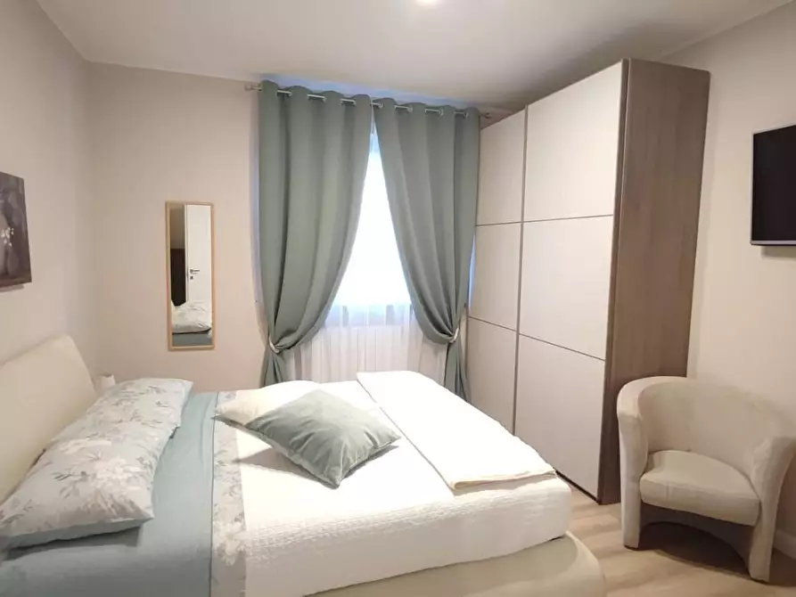 Immagine 14 di Porzione di casa in vendita  a Camaiore