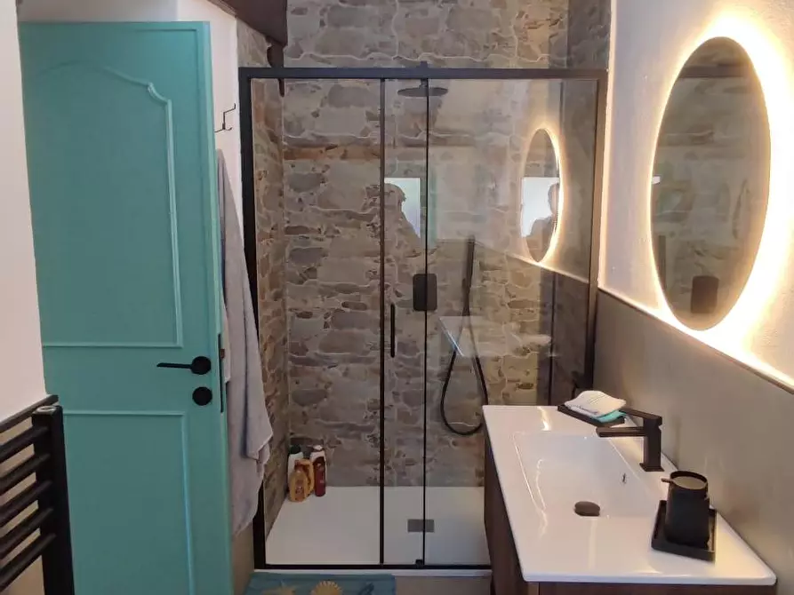 Immagine 23 di Porzione di casa in vendita  a Camaiore