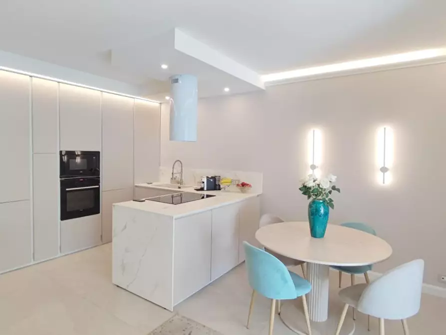Immagine 7 di Porzione di casa in vendita  a Camaiore