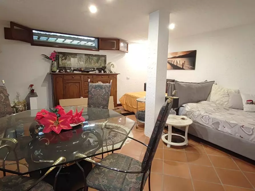 Immagine 30 di Porzione di casa in vendita  a Camaiore