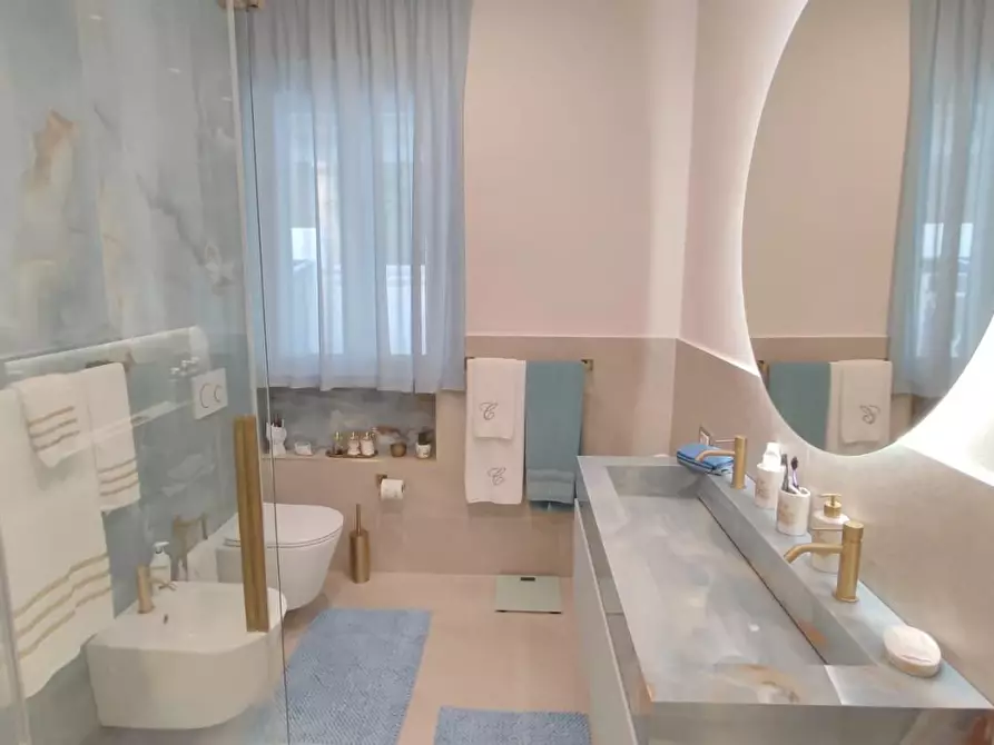 Immagine 13 di Porzione di casa in vendita  a Camaiore