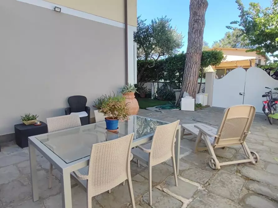 Immagine 21 di Porzione di casa in vendita  a Camaiore