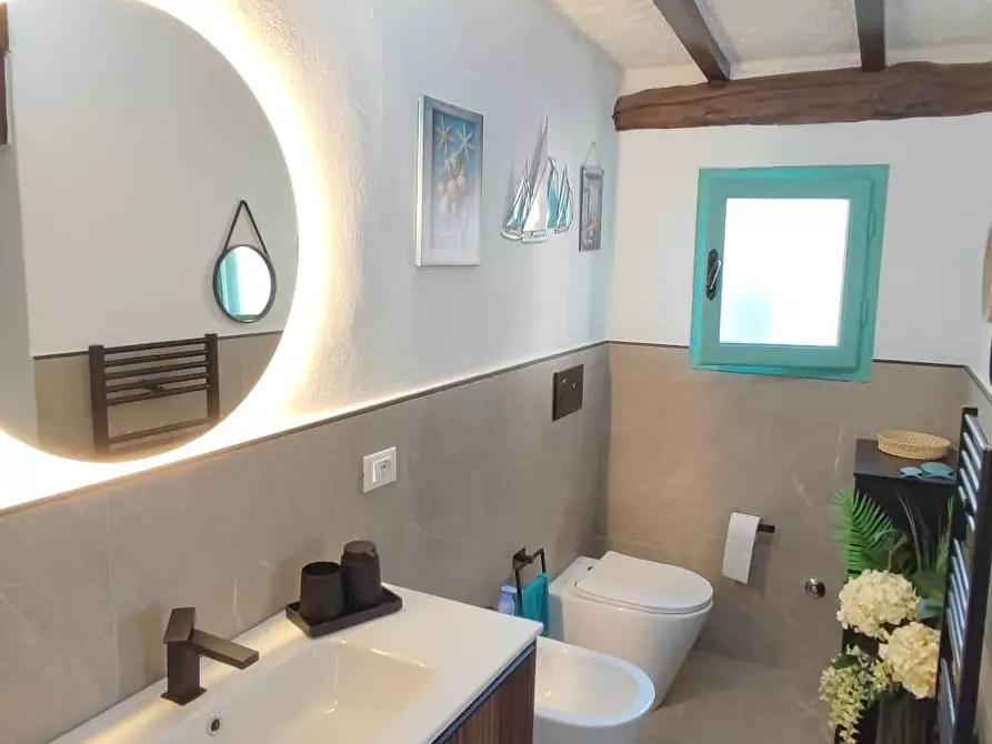 Immagine 24 di Porzione di casa in vendita  a Camaiore