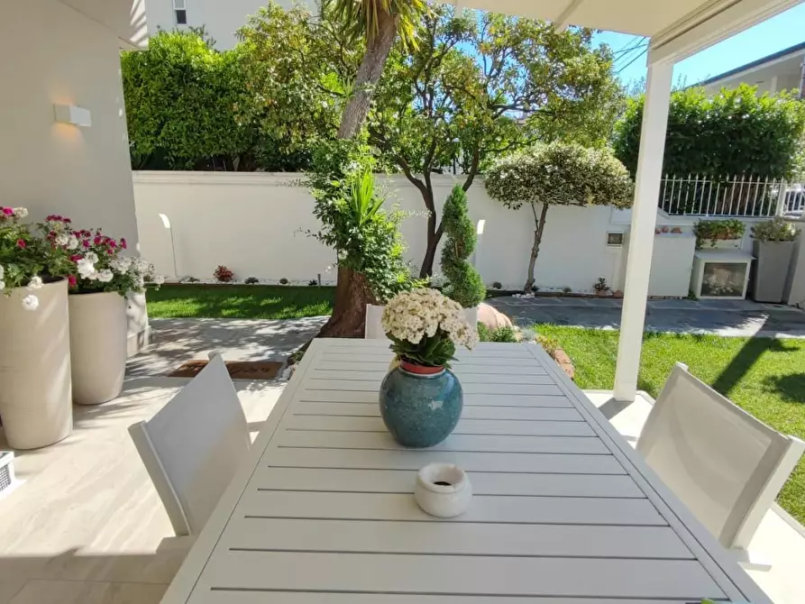 Immagine 27 di Porzione di casa in vendita  a Camaiore