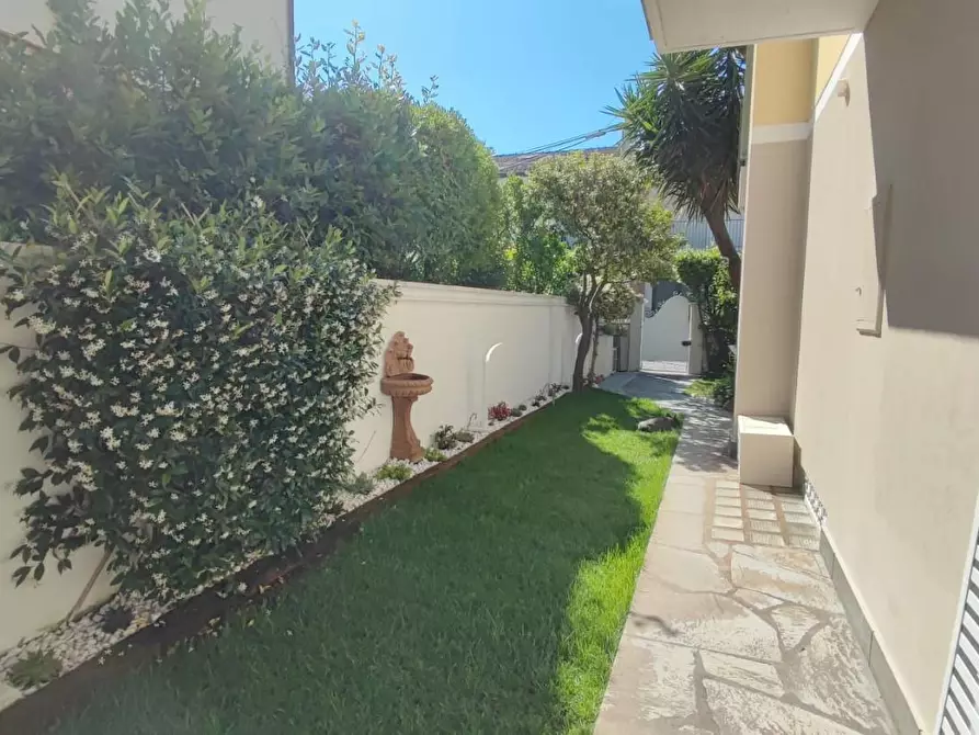 Immagine 29 di Porzione di casa in vendita  a Camaiore