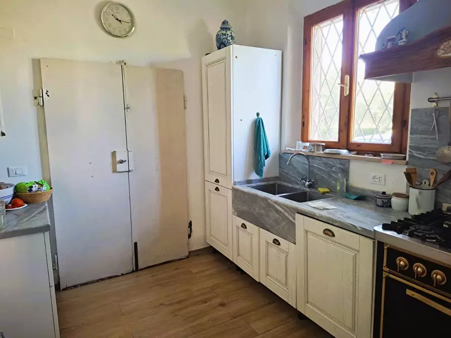 Immagine 11 di Porzione di casa in vendita  a Pontedera