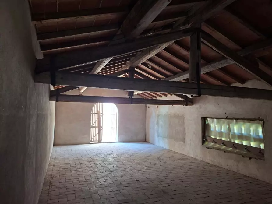 Immagine 38 di Porzione di casa in vendita  a Pontedera