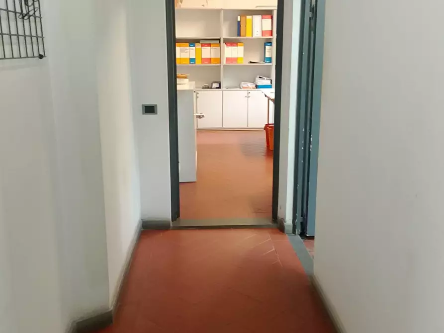 Immagine 11 di Ufficio in vendita  a Empoli