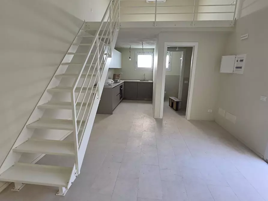 Immagine 7 di Loft/Open space in vendita  a Pontedera