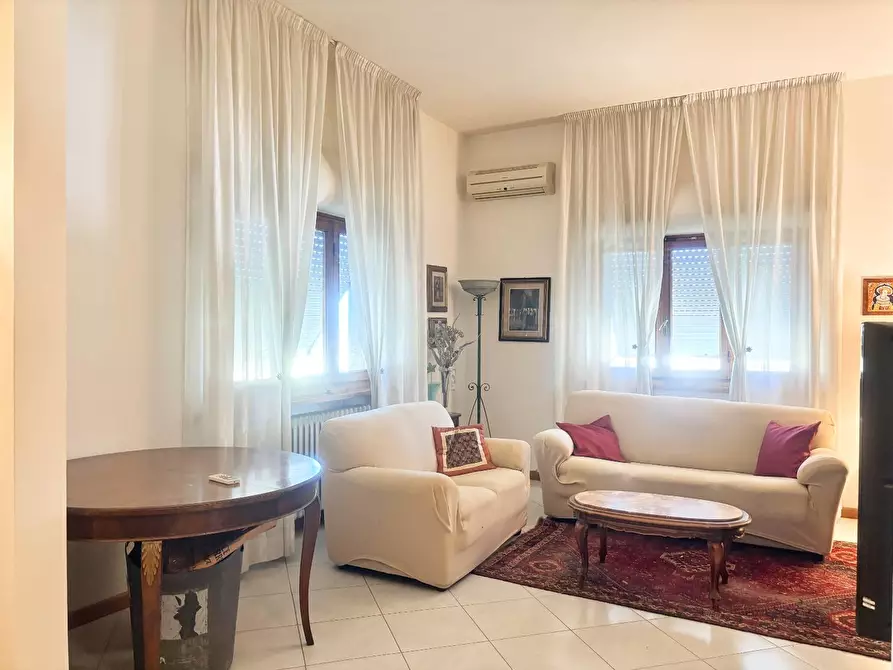Immagine 2 di Villa in vendita  a Montelupo Fiorentino