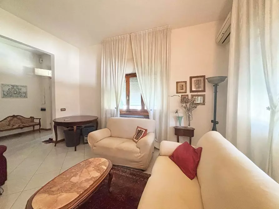 Immagine 4 di Villa in vendita  a Montelupo Fiorentino