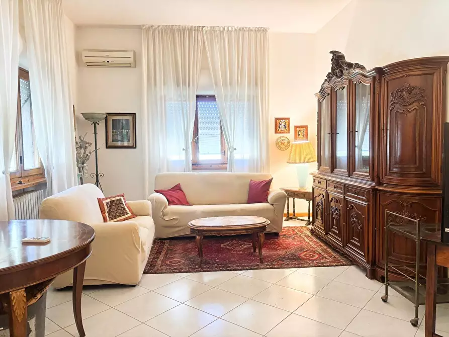 Immagine 3 di Villa in vendita  a Montelupo Fiorentino