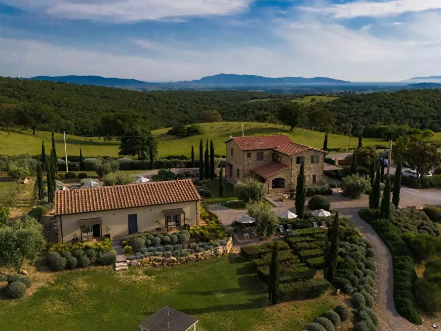 Immagine 1 di Casa colonica in vendita  a Magliano In Toscana