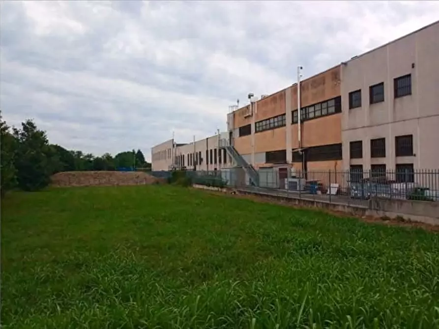 Immagine 7 di Capannone industriale in vendita  a Villasanta