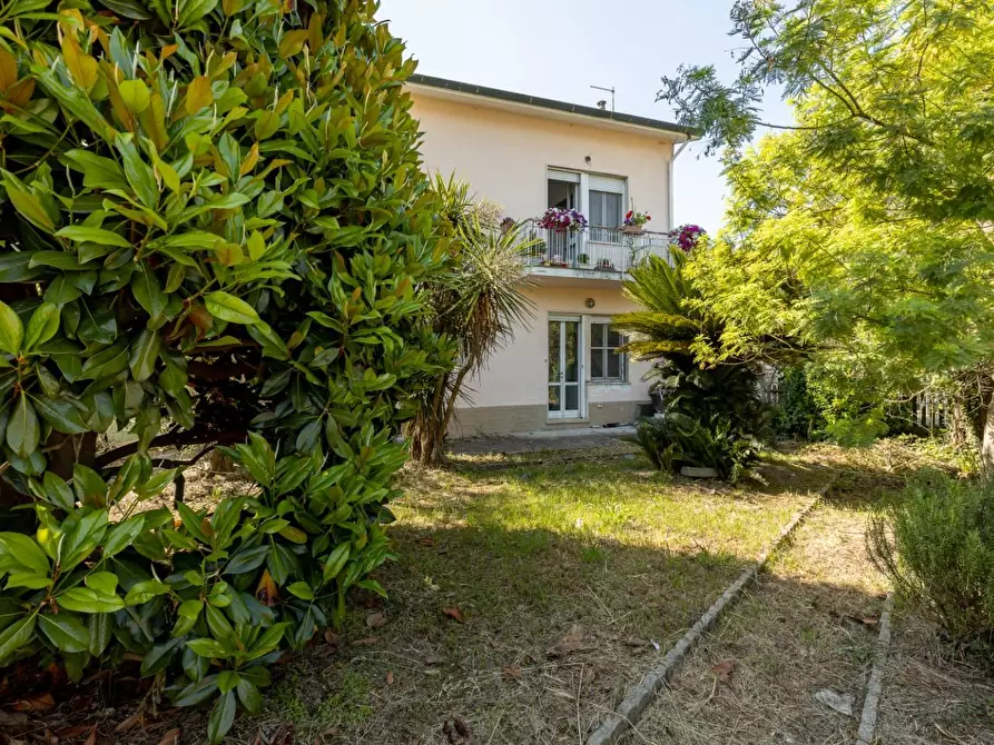 Immagine 4 di Casa bifamiliare in vendita  a Pisa