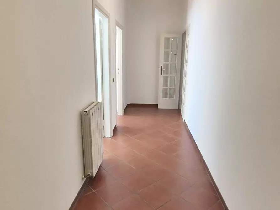Immagine 30 di Appartamento in vendita  a Viareggio